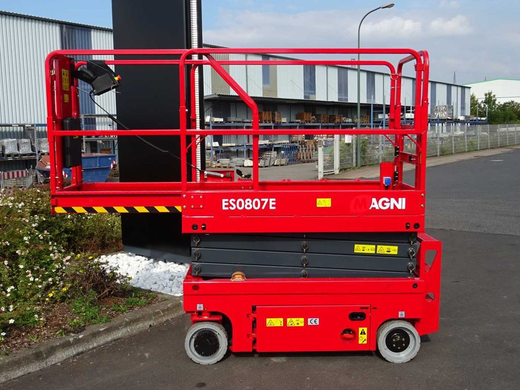 Magni ES0807E Scherenbühne // 7.8m Arbeitshöhe - Scherenbühne: das Bild 2 Magni ES0807E Scherenbühne // 7.8m Arbeitshöhe - Scherenbühne: das Bild 2