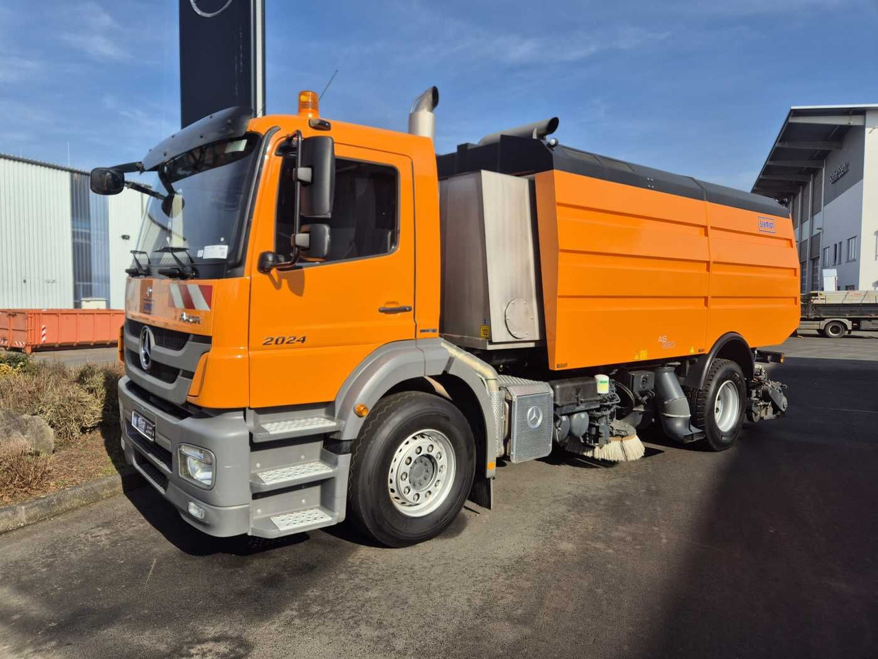Mercedes-Benz Axor 2024 L Schmidt Airportsweeper AS 990 - Kehrmaschine: das Bild 3 Mercedes-Benz Axor 2024 L Schmidt Airportsweeper AS 990 - Kehrmaschine: das Bild 3