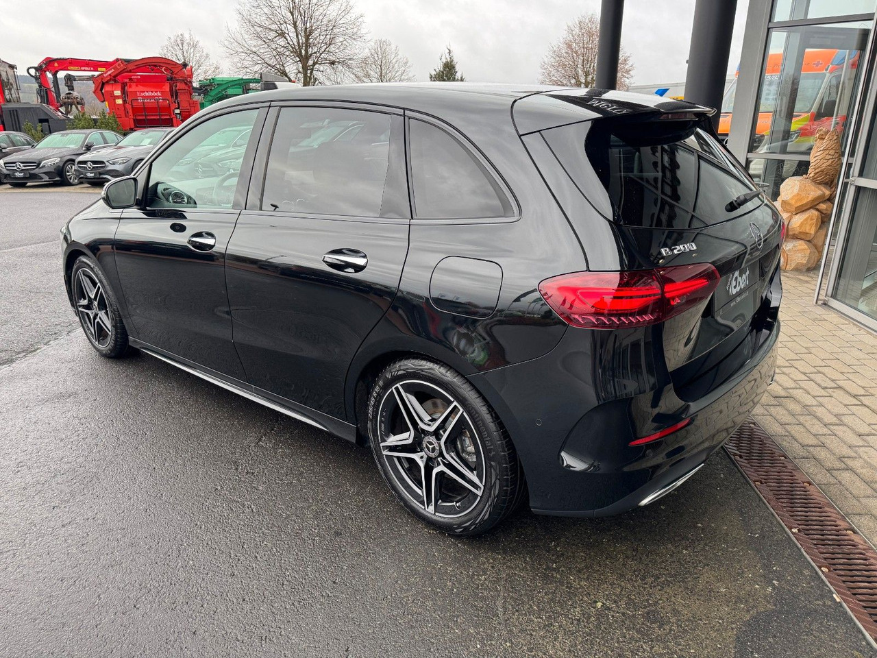Mercedes-Benz B 200 AMG+AHK+Ambiente+RFK+MBUX+Night - Limousine: das Bild 2 Mercedes-Benz B 200 AMG+AHK+Ambiente+RFK+MBUX+Night - Limousine: das Bild 2