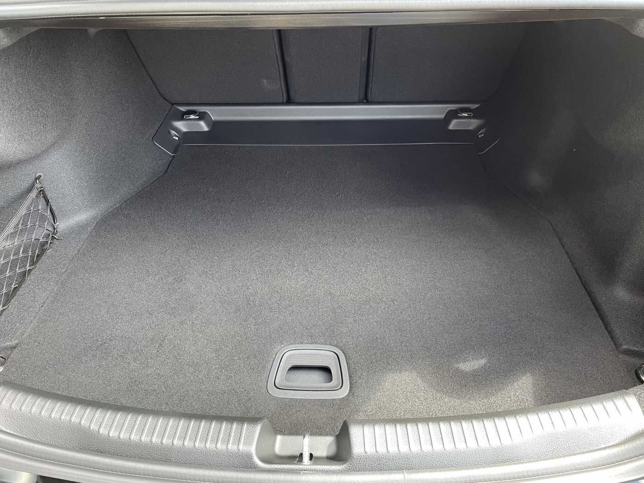 Mercedes-Benz C 180 9G Avantgarde Memory+Distr+ 360°+Keyless+L – Leasing Mercedes-Benz C 180 9G Avantgarde Memory+Distr+ 360°+Keyless+L: das Bild 6
