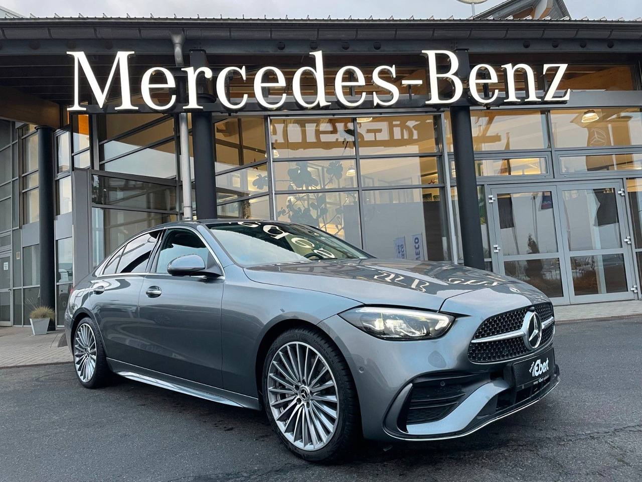 Mercedes-Benz C 200 AMG AHK+Memory+R-Kamera+Distr+Ambiente+Key - Limousine: das Bild 1 Mercedes-Benz C 200 AMG AHK+Memory+R-Kamera+Distr+Ambiente+Key - Limousine: das Bild 1