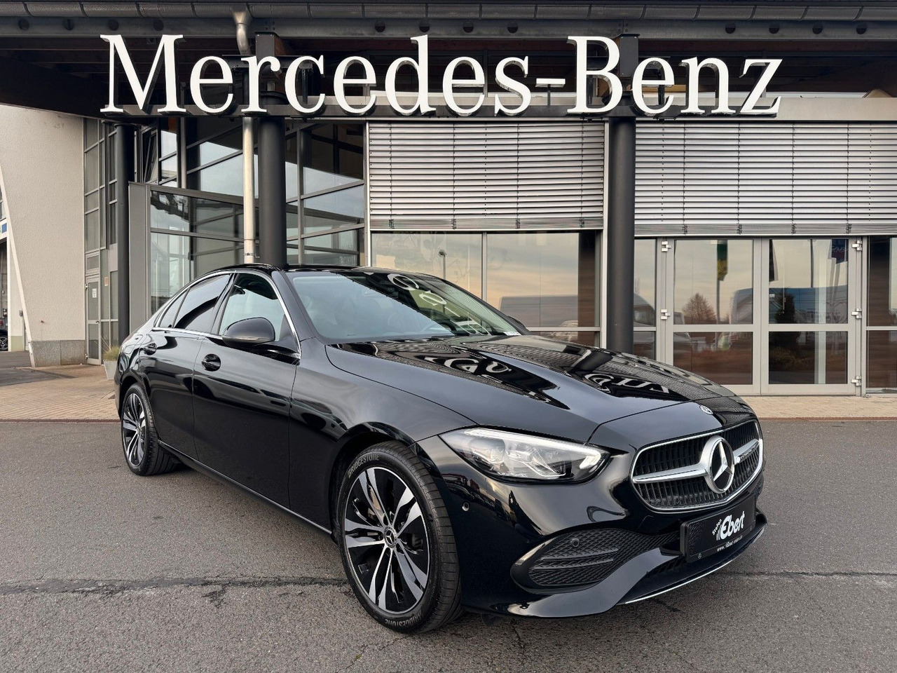 Mercedes-Benz C 220d Avantgarde+Pano+HUD+RFK+TotW+AmbiPrem - Limousine: das Bild 2 Mercedes-Benz C 220d Avantgarde+Pano+HUD+RFK+TotW+AmbiPrem - Limousine: das Bild 2