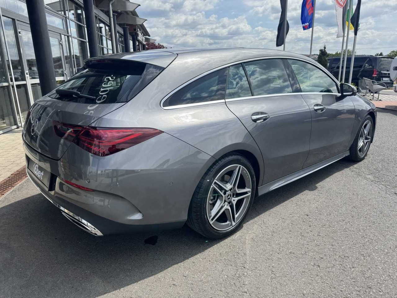Mercedes-Benz CLA 200 AMG+Pano+MultiBeam+DistrPro+HUD+360 - PKW: das Bild 4 Mercedes-Benz CLA 200 AMG+Pano+MultiBeam+DistrPro+HUD+360 - PKW: das Bild 4