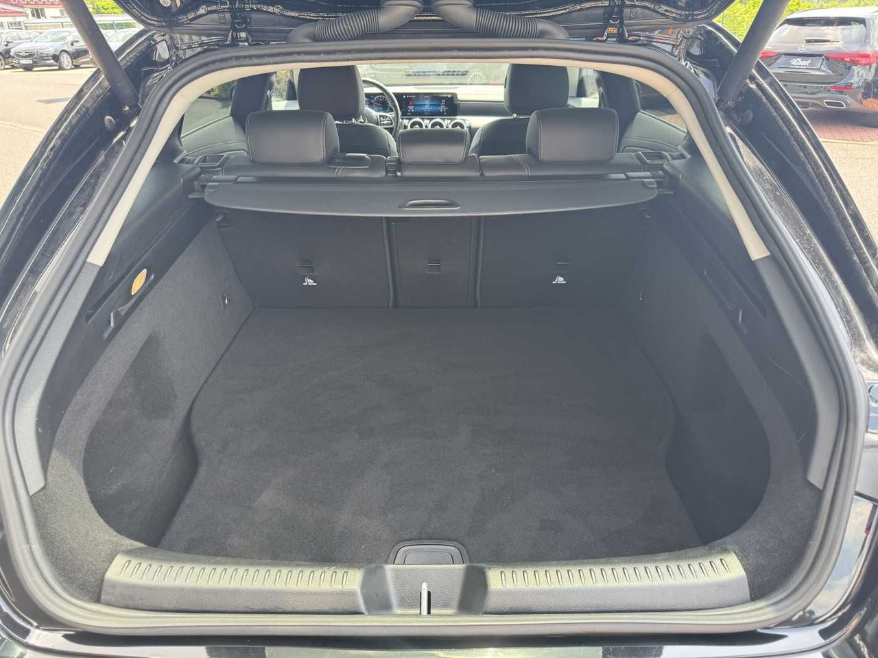 Mercedes-Benz CLA 250e Shooting Brake DistrPlus+RFK+Augment+LE – Leasing Mercedes-Benz CLA 250e Shooting Brake DistrPlus+RFK+Augment+LE: das Bild 8