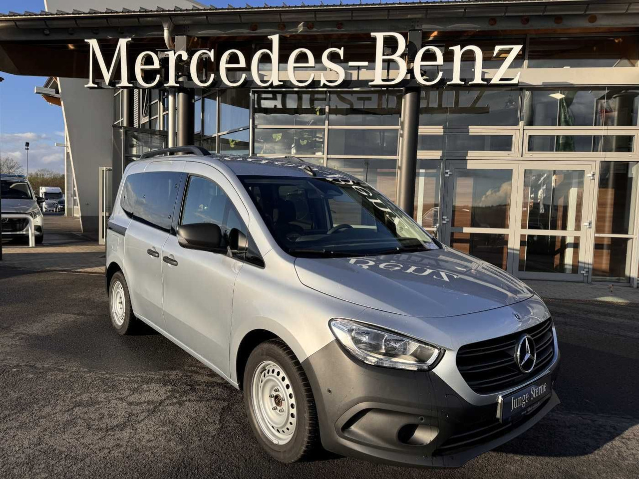 Mercedes-Benz Citan 110 CDI Tourer Klima AHK Kamera MBUX Tempo - Personentransporter: das Bild 1 Mercedes-Benz Citan 110 CDI Tourer Klima AHK Kamera MBUX Tempo - Personentransporter: das Bild 1