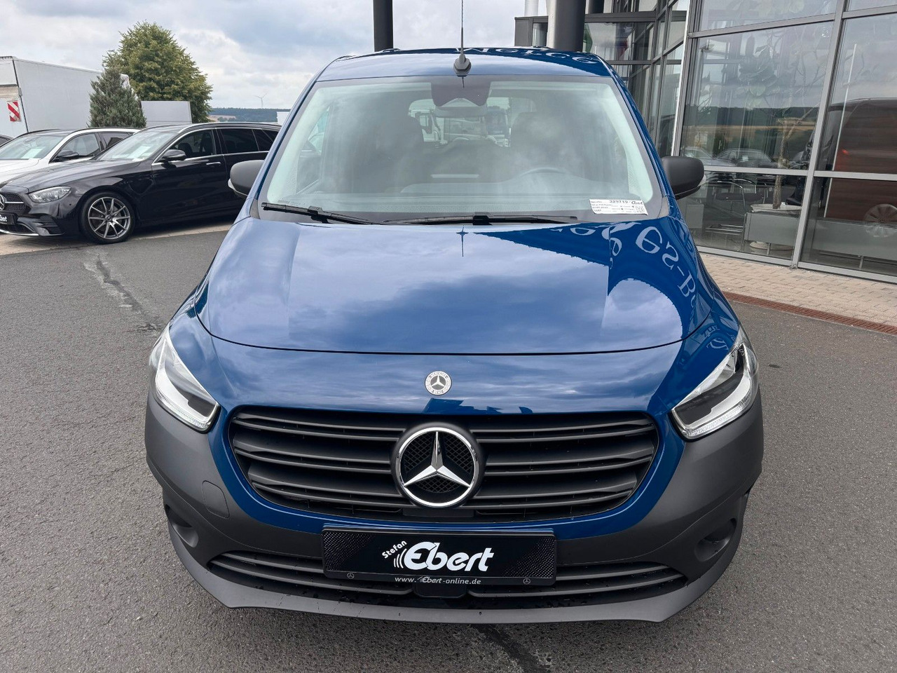 Mercedes-Benz Citan 113 Tourer Klimaautomatik AK Kamera MBUX - Personentransporter: das Bild 2 Mercedes-Benz Citan 113 Tourer Klimaautomatik AK Kamera MBUX - Personentransporter: das Bild 2