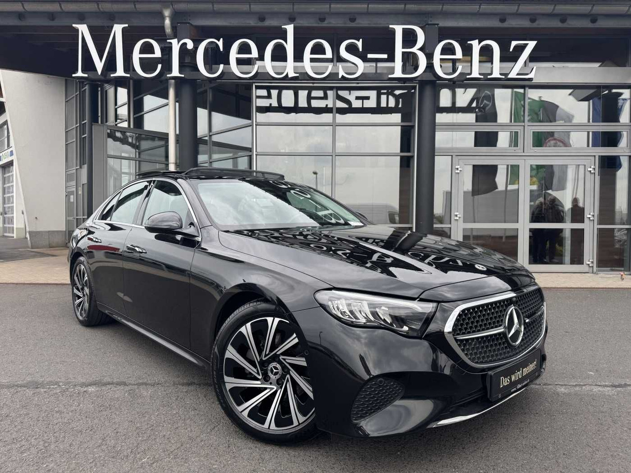 Mercedes-Benz E 200 AVANTGARDE Pano+DistrPro+RFK+TotW+LED - Limousine: das Bild 1 Mercedes-Benz E 200 AVANTGARDE Pano+DistrPro+RFK+TotW+LED - Limousine: das Bild 1