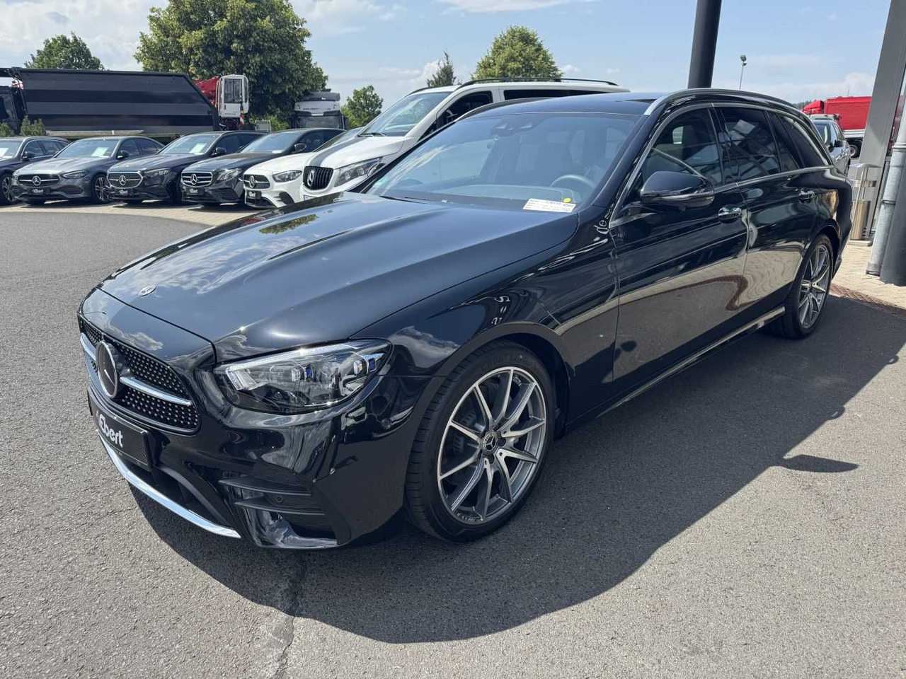 Mercedes-Benz E 220d AMG+Pano+Burm+Distr+Memory+AHK+360 - PKW: das Bild 2 Mercedes-Benz E 220d AMG+Pano+Burm+Distr+Memory+AHK+360 - PKW: das Bild 2