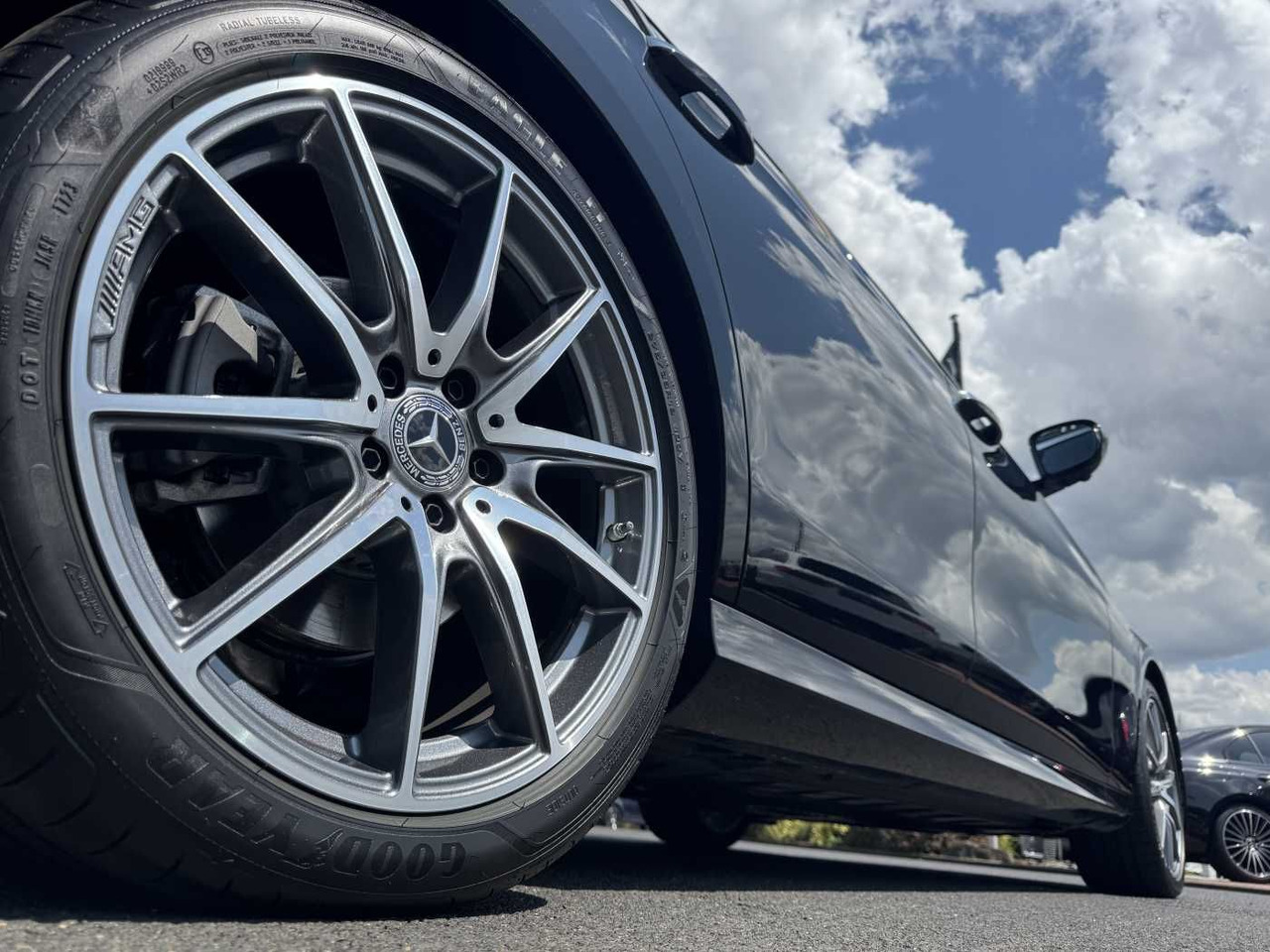 Mercedes-Benz E 220d AMG+Pano+Burm+Distr+Memory+AHK+360 - PKW: das Bild 5 Mercedes-Benz E 220d AMG+Pano+Burm+Distr+Memory+AHK+360 - PKW: das Bild 5