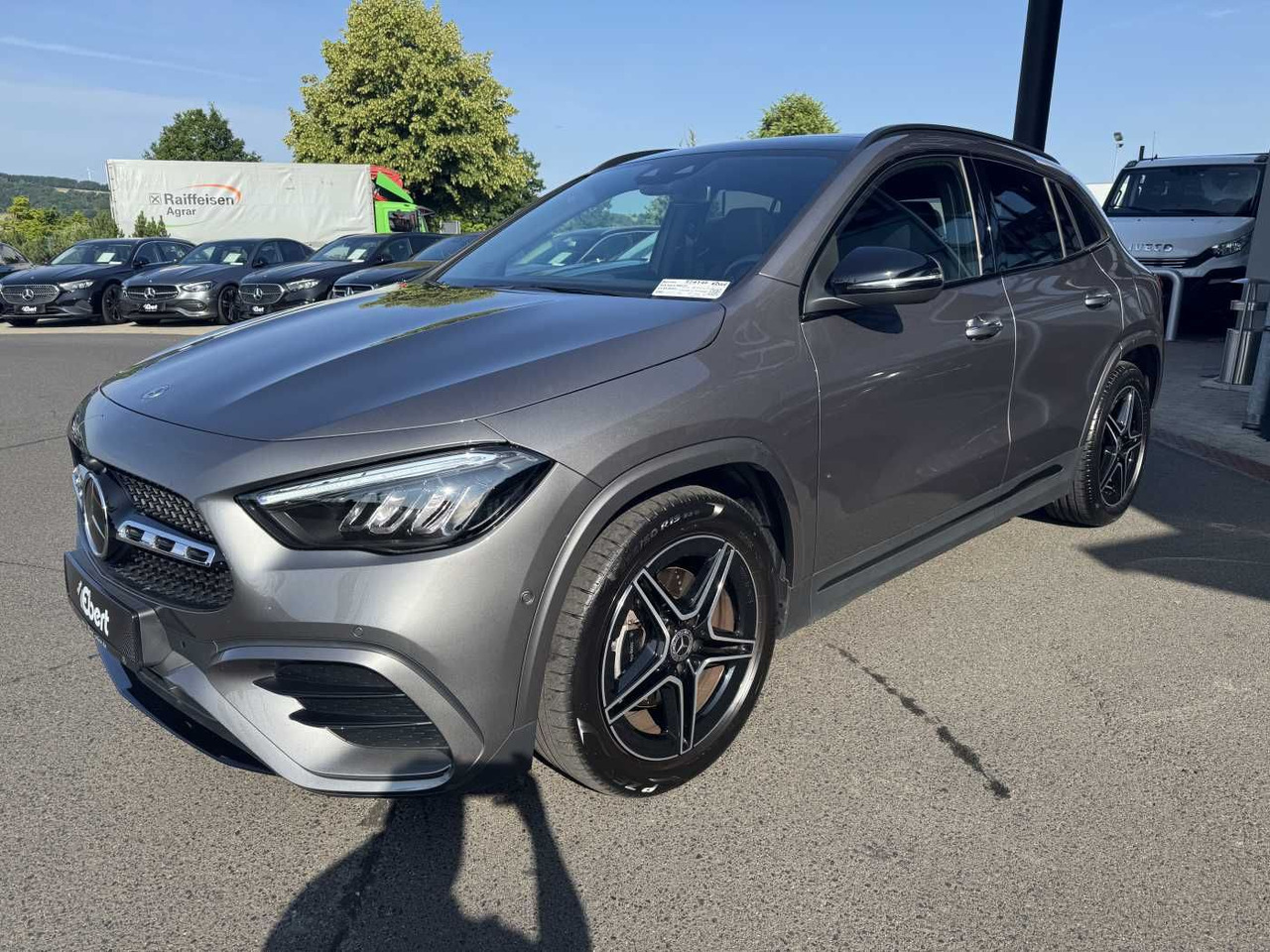 Mercedes-Benz GLA 200d 4M AMG+Pano+Distr+Ambiente+ - SUV/ Geländewagen: das Bild 2 Mercedes-Benz GLA 200d 4M AMG+Pano+Distr+Ambiente+ - SUV/ Geländewagen: das Bild 2