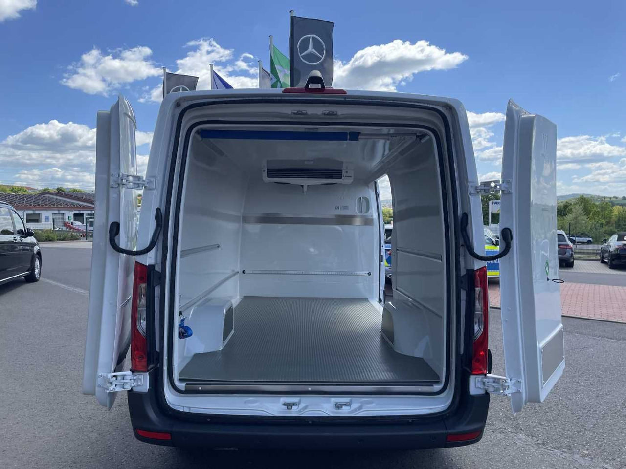 Mercedes-Benz Sprinter 315 CDI Frischdienst Fahr-/Standkühlung - Kühltransporter: das Bild 5 Mercedes-Benz Sprinter 315 CDI Frischdienst Fahr-/Standkühlung - Kühltransporter: das Bild 5