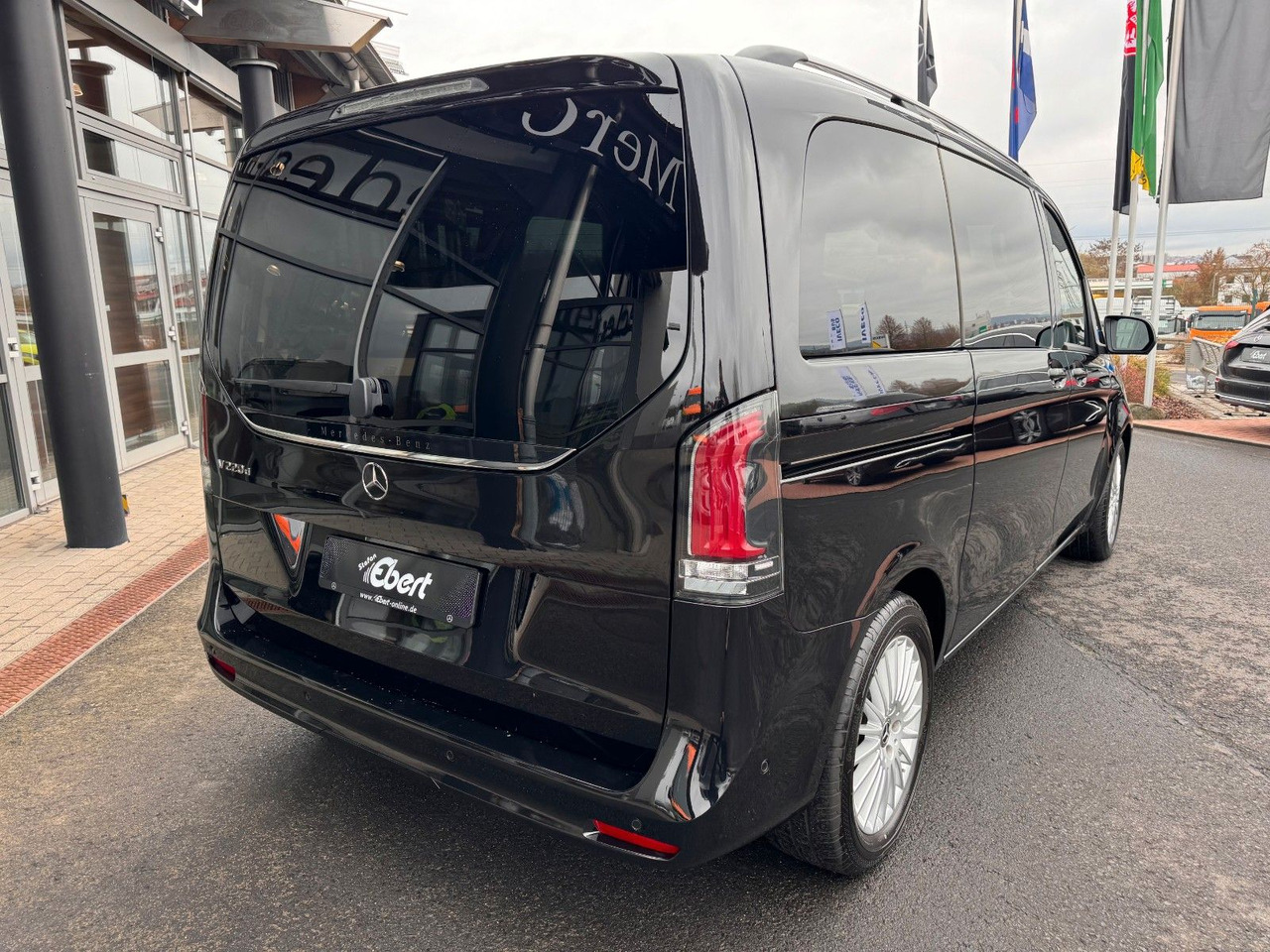 Mercedes-Benz V 220 d STYLE K Liege-Paket AHK2,5 DISTRONIC - Kombi: das Bild 4 Mercedes-Benz V 220 d STYLE K Liege-Paket AHK2,5 DISTRONIC - Kombi: das Bild 4