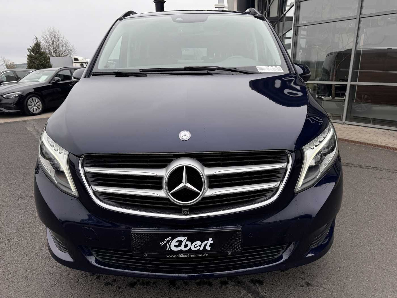Mercedes-Benz V 250 d AVA ED 4MATIC Panorama Tisch 360 Sound - Personentransporter: das Bild 2 Mercedes-Benz V 250 d AVA ED 4MATIC Panorama Tisch 360 Sound - Personentransporter: das Bild 2