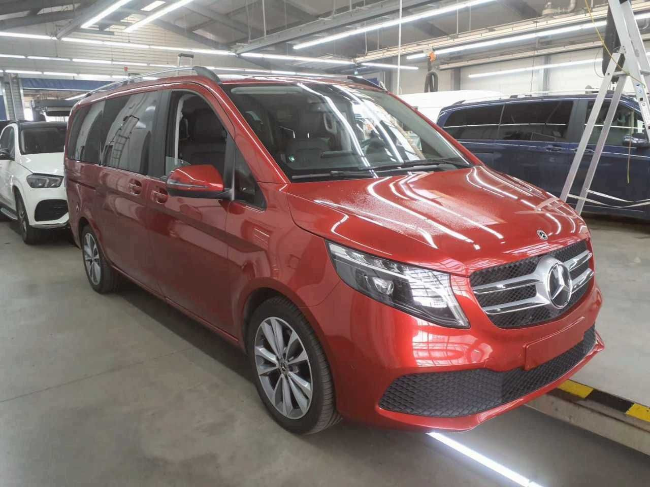 Mercedes-Benz V 250 d Edition 6Sitze Kamera MBUX ILS Leder - PKW: das Bild 2 Mercedes-Benz V 250 d Edition 6Sitze Kamera MBUX ILS Leder - PKW: das Bild 2