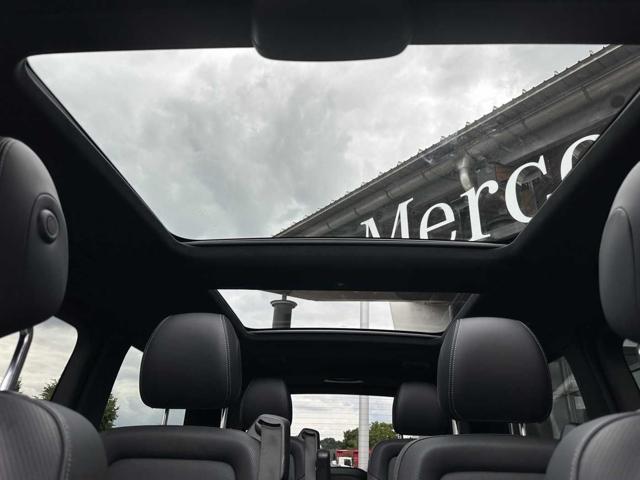 Kombi Mercedes-Benz V 300 d 4MATIC EXCLUSIVE AMG Panorama DISTRONIC: das Bild 11