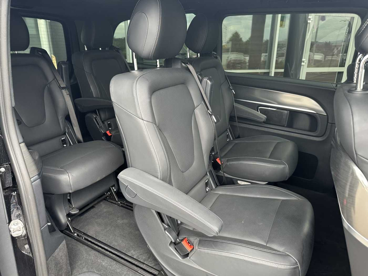 Kombi Mercedes-Benz V 300 d 4MATIC EXCLUSIVE AMG Panorama DISTRONIC: das Bild 8