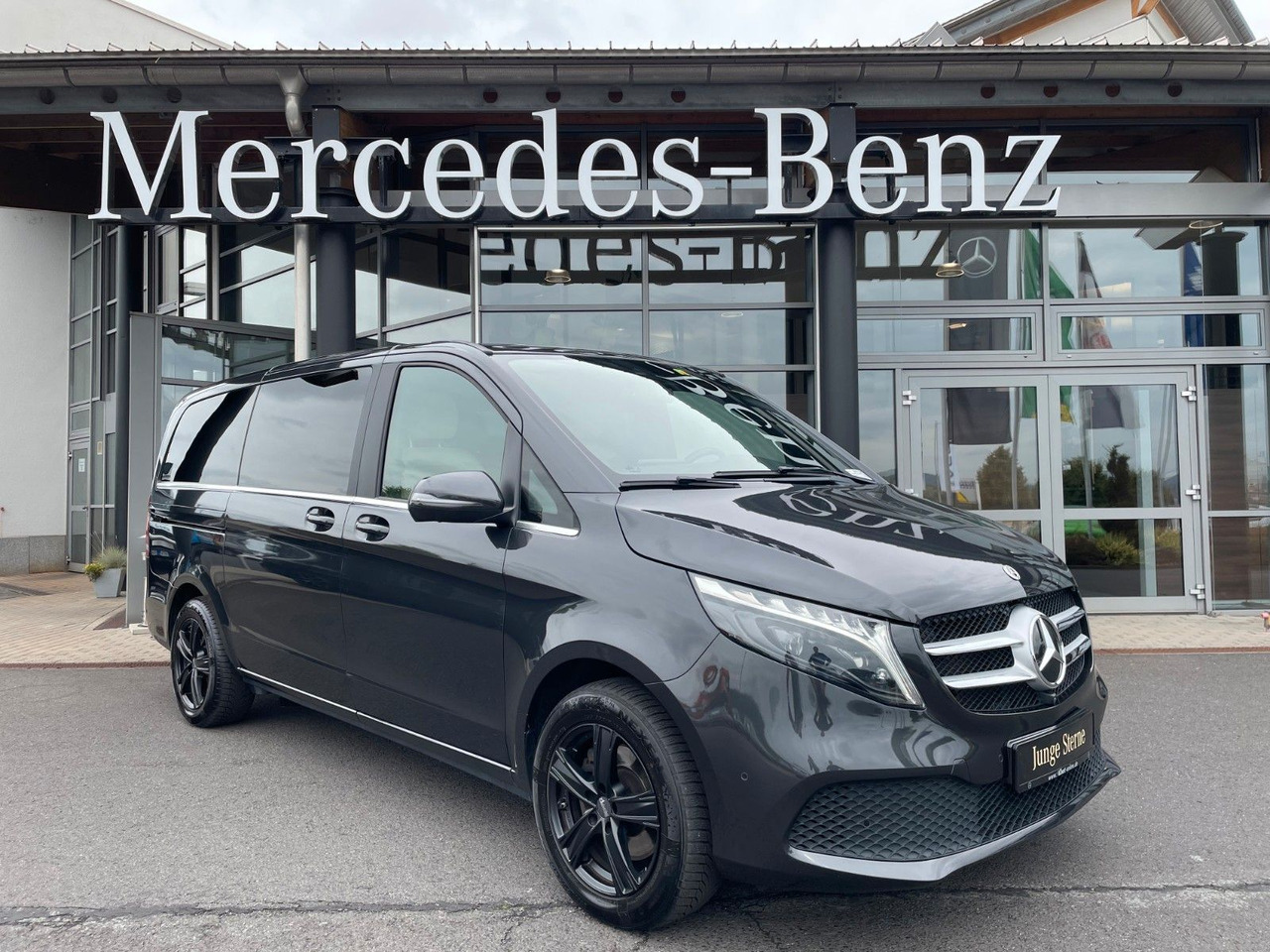 Mercedes-Benz V 300 d AVA ED 4MATIC Sitzklima Burmester 6Sitze - Kombi: das Bild 1 Mercedes-Benz V 300 d AVA ED 4MATIC Sitzklima Burmester 6Sitze - Kombi: das Bild 1