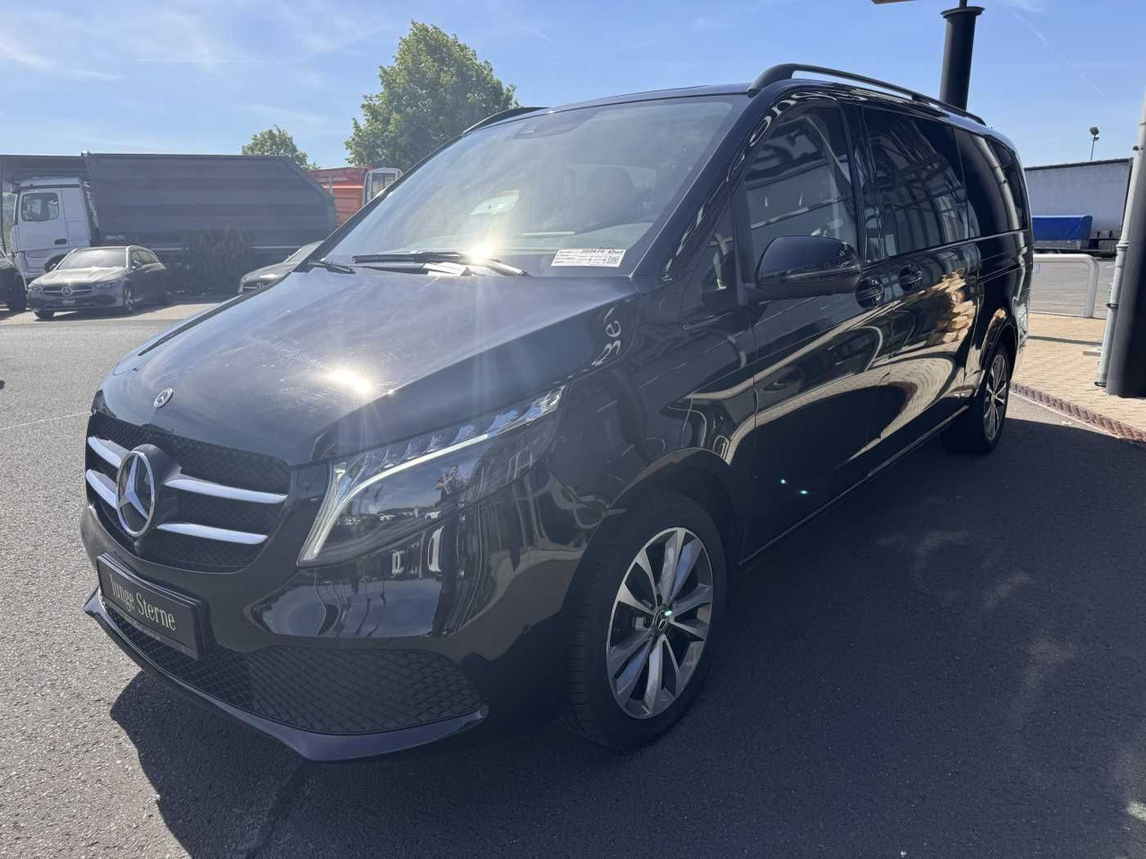 Mercedes-Benz V 300 d AVA Extralang AIRMATIC Standheiz 360Kam - Personentransporter: das Bild 3 Mercedes-Benz V 300 d AVA Extralang AIRMATIC Standheiz 360Kam - Personentransporter: das Bild 3