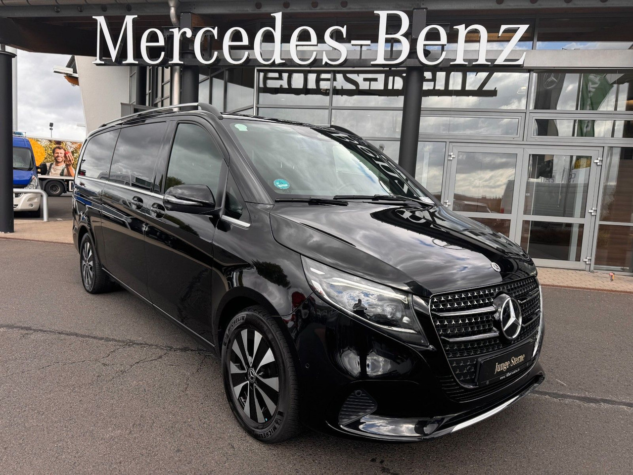Mercedes-Benz V 300 d AVANTGARDE Extralang 360Kamera Standheiz - Kombi: das Bild 1 Mercedes-Benz V 300 d AVANTGARDE Extralang 360Kamera Standheiz - Kombi: das Bild 1