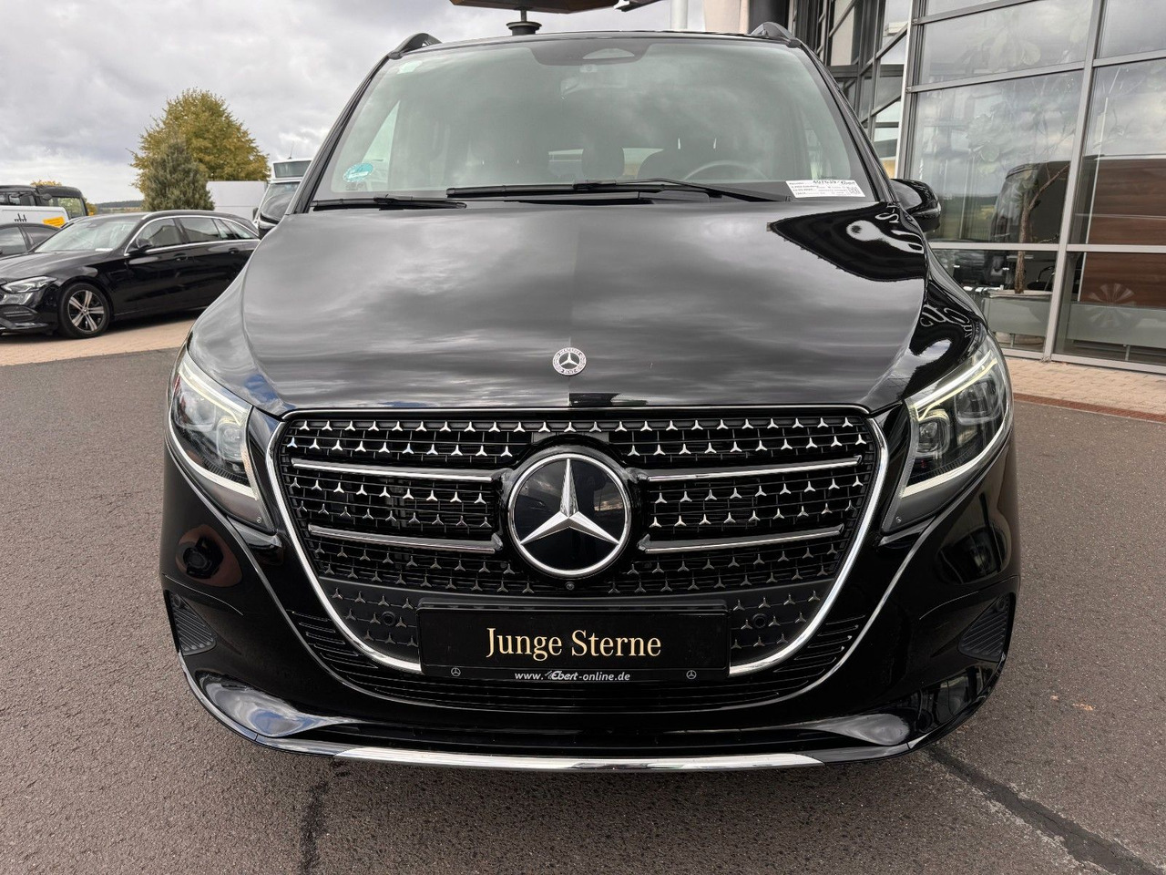 Mercedes-Benz V 300 d AVANTGARDE Extralang 360Kamera Standheiz - Kombi: das Bild 2 Mercedes-Benz V 300 d AVANTGARDE Extralang 360Kamera Standheiz - Kombi: das Bild 2