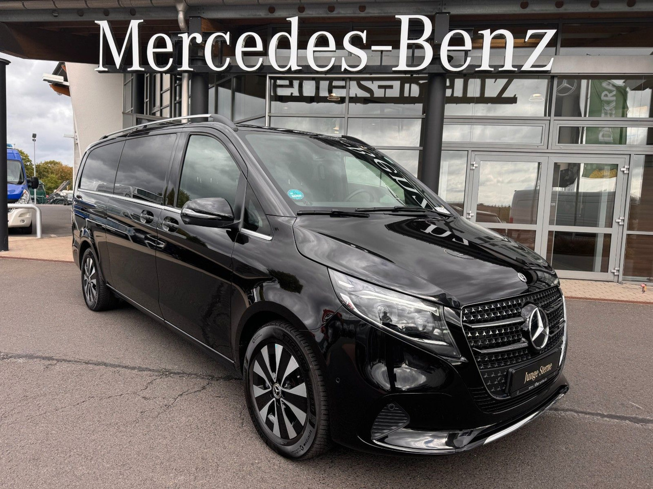 Mercedes-Benz V 300 d AVANTGARDE Extralang 360Kamera Standheiz - Kombi: das Bild 1 Mercedes-Benz V 300 d AVANTGARDE Extralang 360Kamera Standheiz - Kombi: das Bild 1
