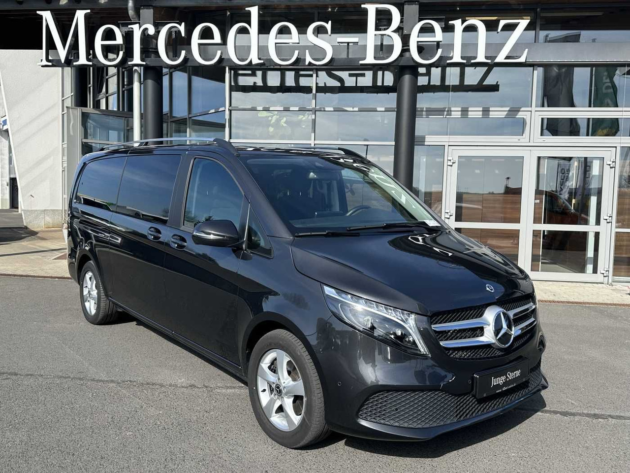 Mercedes-Benz V 300 d EDITION 4MATIC DISTRONIC AHK LED Kamera - Personentransporter: das Bild 1 Mercedes-Benz V 300 d EDITION 4MATIC DISTRONIC AHK LED Kamera - Personentransporter: das Bild 1