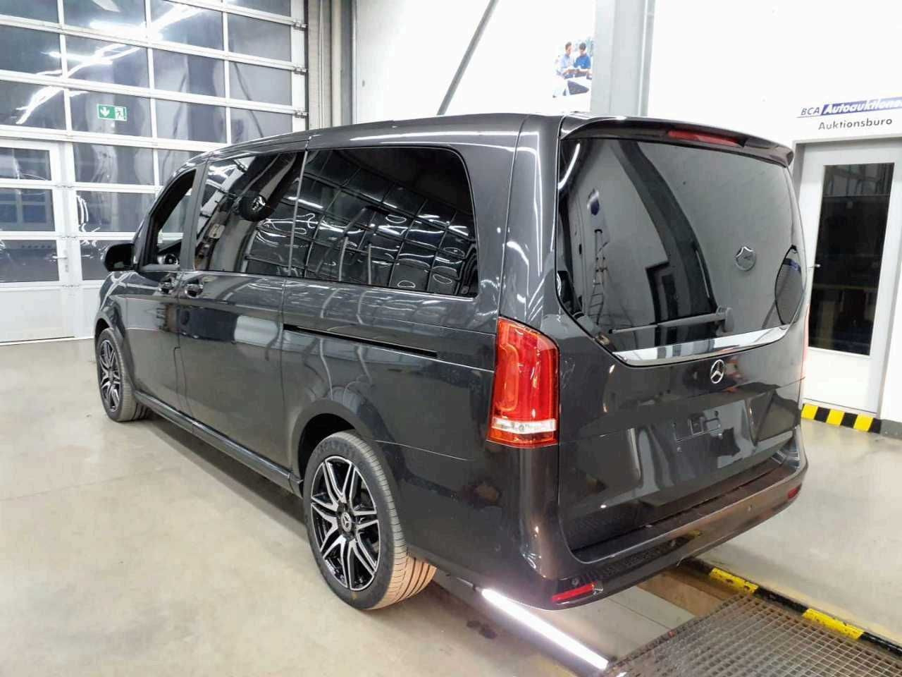 Mercedes-Benz V 300 d EDITION AMG AHK Tisch Leder ILS 7Sitze - PKW: das Bild 4 Mercedes-Benz V 300 d EDITION AMG AHK Tisch Leder ILS 7Sitze - PKW: das Bild 4