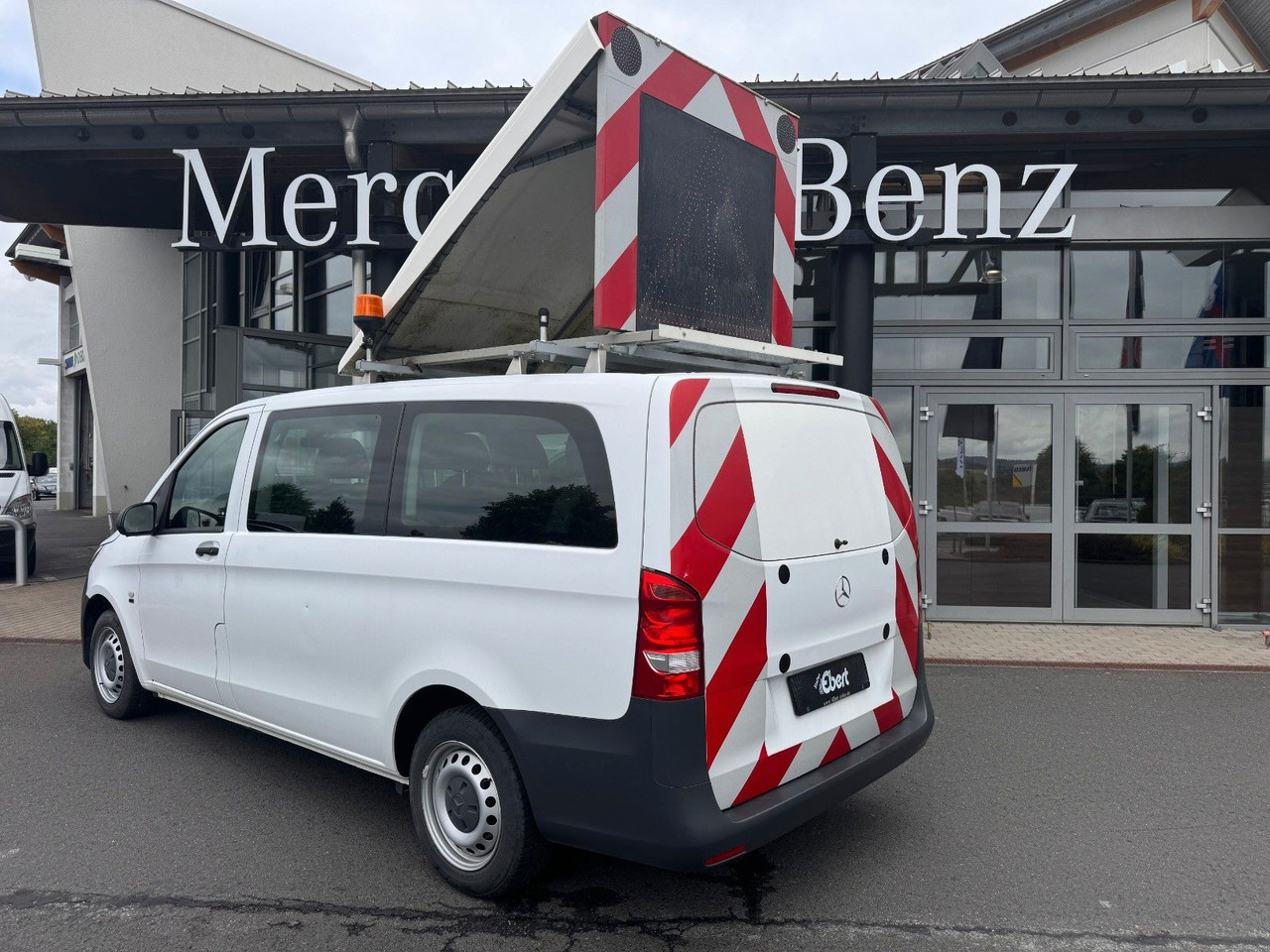 Mercedes-Benz Vito 111 CDI Tourer Begleitfahrzeug BF3+ / WVZ - Personentransporter: das Bild 1 Mercedes-Benz Vito 111 CDI Tourer Begleitfahrzeug BF3+ / WVZ - Personentransporter: das Bild 1
