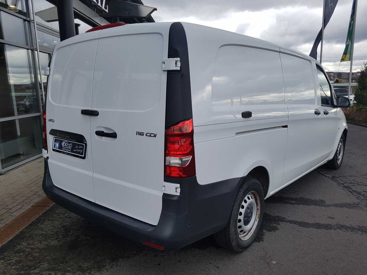 Mercedes-Benz Vito 116 CDI Extralang 9G Klima Kamera Audio40 - Kleintransporter: das Bild 4 Mercedes-Benz Vito 116 CDI Extralang 9G Klima Kamera Audio40 - Kleintransporter: das Bild 4