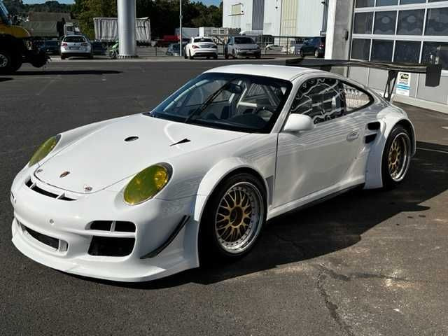 Porsche 997 GT2 RSR Rennwagen - PKW: das Bild 2 Porsche 997 GT2 RSR Rennwagen - PKW: das Bild 2
