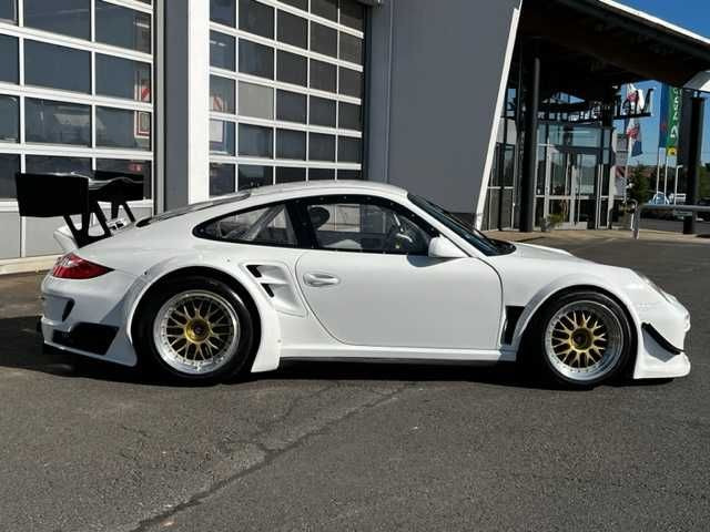 Porsche 997 GT2 RSR Rennwagen - PKW: das Bild 2 Porsche 997 GT2 RSR Rennwagen - PKW: das Bild 2