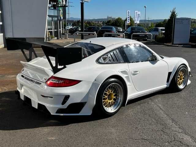 Porsche 997 GT2 RSR Rennwagen - PKW: das Bild 5 Porsche 997 GT2 RSR Rennwagen - PKW: das Bild 5