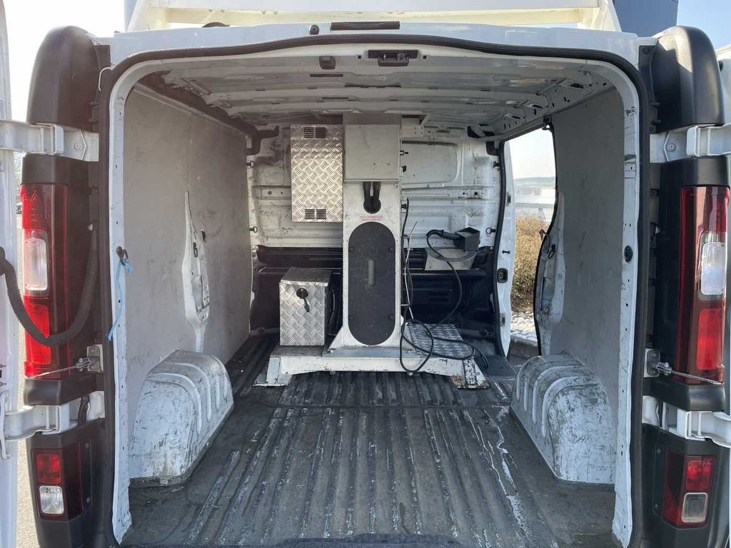 LKW mit Arbeitsbühne, Transporter Renault Trafic dCi 120 L1H1 / TIME France ETL 21 8m Renault Trafic dCi 120 L1H1 / TIME France ETL 21 8m: das Bild 10 LKW mit Arbeitsbühne, Transporter Renault Trafic dCi 120 L1H1 / TIME France ETL 21 8m Renault Trafic dCi 120 L1H1 / TIME France ETL 21 8m: das Bild 10