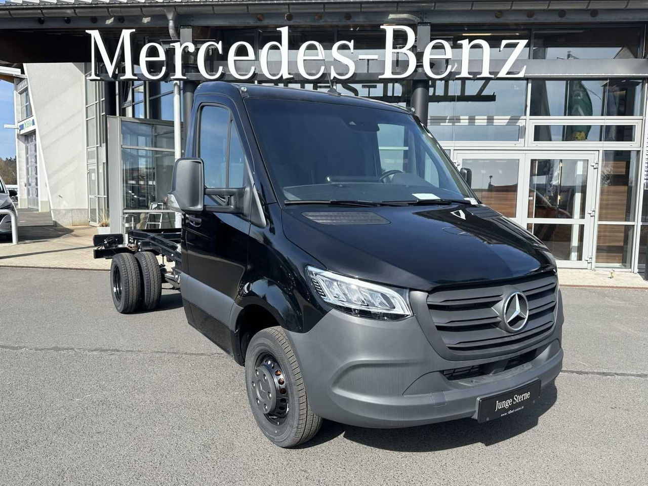 Mercedes-Benz Sprinter 517 CDI 3665 9G Fahrgestell Klima MBUX - Transporter: das Bild 1 Mercedes-Benz Sprinter 517 CDI 3665 9G Fahrgestell Klima MBUX - Transporter: das Bild 1