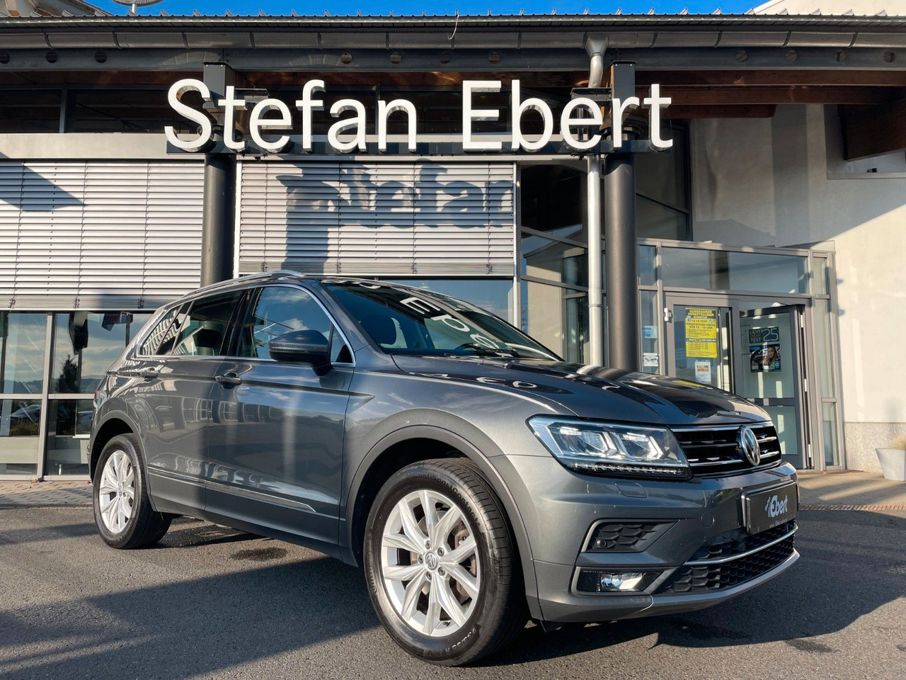 Volkswagen Tiguan 2.0 TSI Highline 4M AHK+LED+DAB+ACC+PDC - SUV/ Geländewagen: das Bild 1 Volkswagen Tiguan 2.0 TSI Highline 4M AHK+LED+DAB+ACC+PDC - SUV/ Geländewagen: das Bild 1