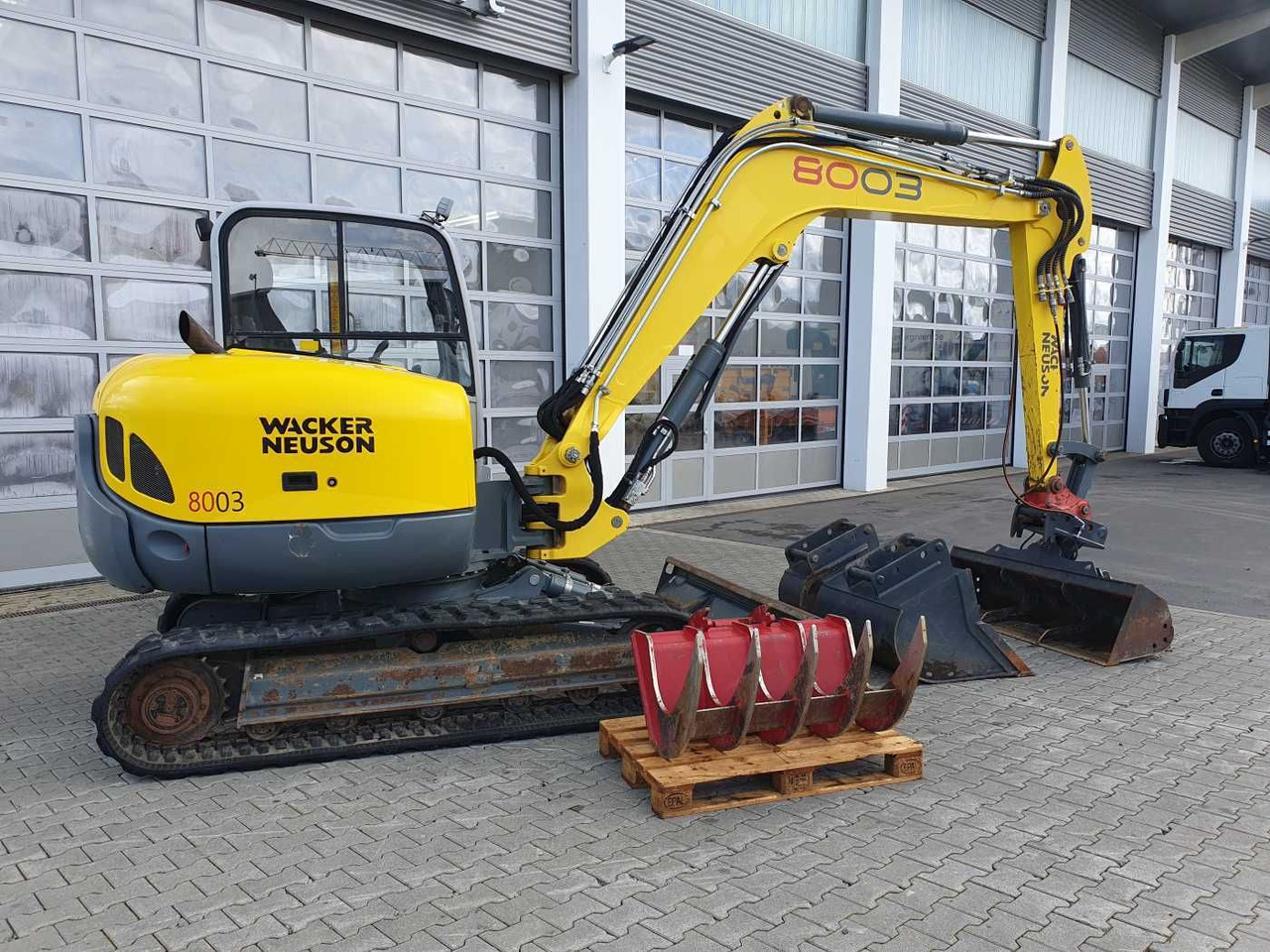 Wacker 8003 / MS08 / nur 4.035h / 2014 / Löffelpaket - Kettenbagger: das Bild 3 Wacker 8003 / MS08 / nur 4.035h / 2014 / Löffelpaket - Kettenbagger: das Bild 3