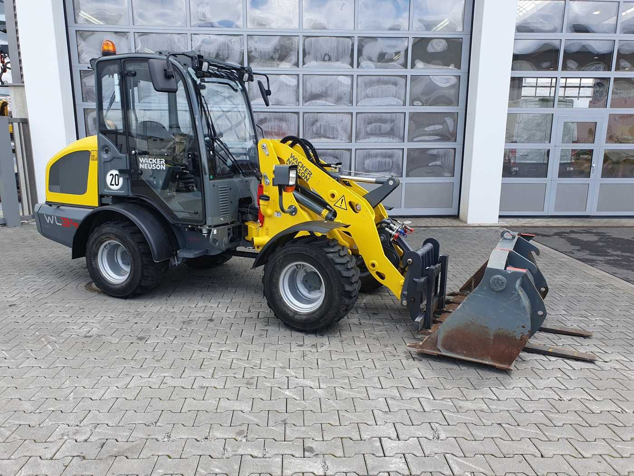 Wacker WL34 (RL40) / Schaufel + Gabel / nur 743h / 62PS - Radlader: das Bild 2 Wacker WL34 (RL40) / Schaufel + Gabel / nur 743h / 62PS - Radlader: das Bild 2