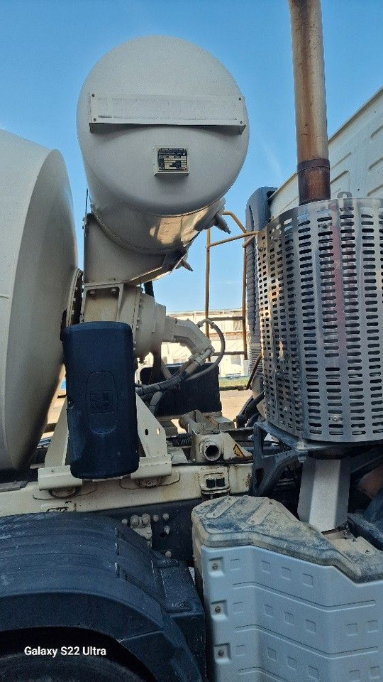 Fahrmischer Volvo FMX   410: das Bild 9