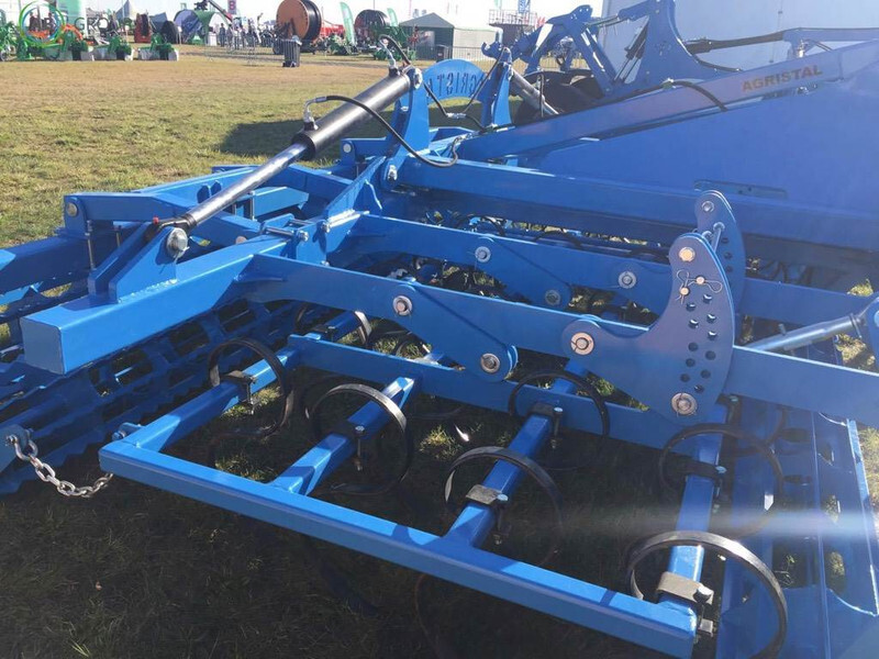 AGRISTAL Hydraulically folding seedbed cultivator/ - Grubber: das Bild 4 AGRISTAL Hydraulically folding seedbed cultivator/ - Grubber: das Bild 4