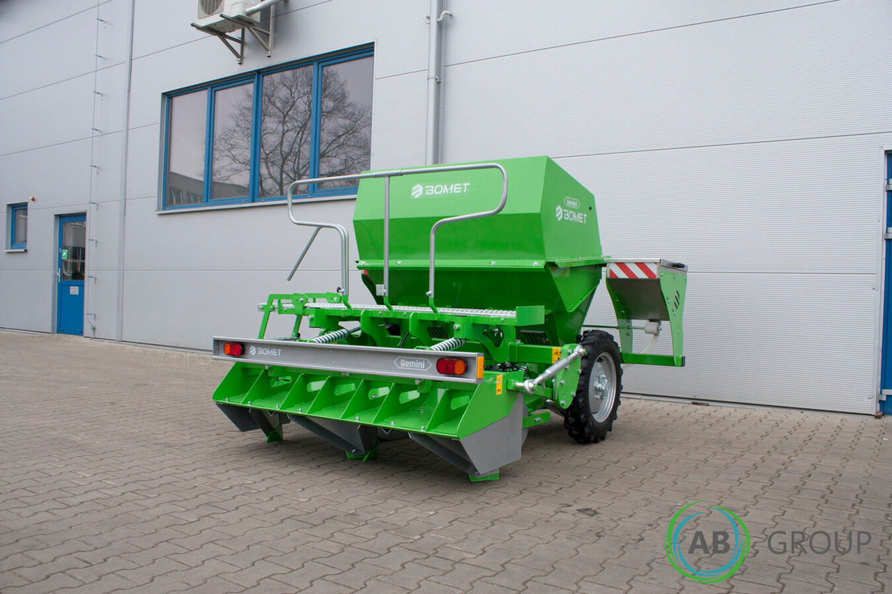 Bomet Gemini S339/1 two-row potato planter (inter-row width: 75 - 90 cm) - Kartoffellegemaschine: das Bild 1 Bomet Gemini S339/1 two-row potato planter (inter-row width: 75 - 90 cm) - Kartoffellegemaschine: das Bild 1