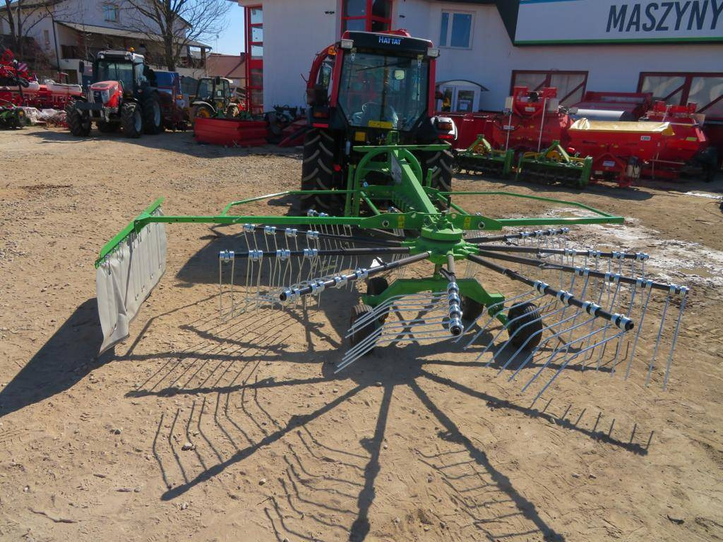 Inter-Tech Rotary Rake ZKT-420, 4.2 m - Heuwender/ Wenderechen: das Bild 2 Inter-Tech Rotary Rake ZKT-420, 4.2 m - Heuwender/ Wenderechen: das Bild 2