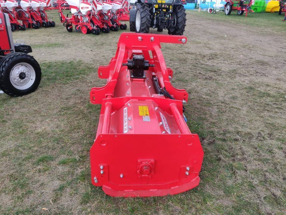 Toscano 2,4m flail mower - demo version - Schlegelmäher/ Mulcher: das Bild 2 Toscano 2,4m flail mower - demo version - Schlegelmäher/ Mulcher: das Bild 2