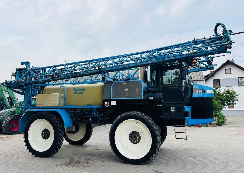 Challenger ROGATOR 618 - Selbstfahrspritze: das Bild 2 Challenger ROGATOR 618 - Selbstfahrspritze: das Bild 2