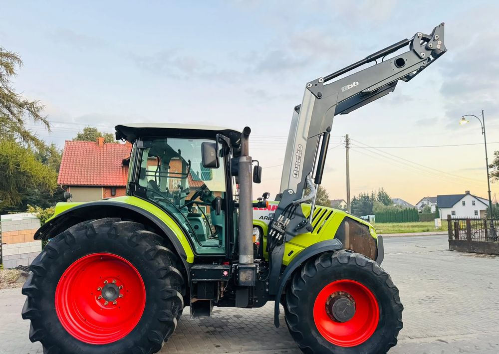 Claas ARION 620 - Traktor: das Bild 4 Claas ARION 620 - Traktor: das Bild 4