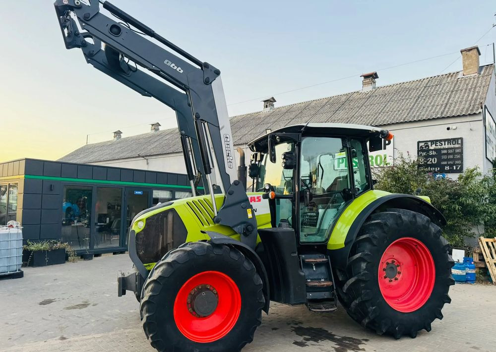 Claas Arion 650 - Traktor: das Bild 2 Claas Arion 650 - Traktor: das Bild 2