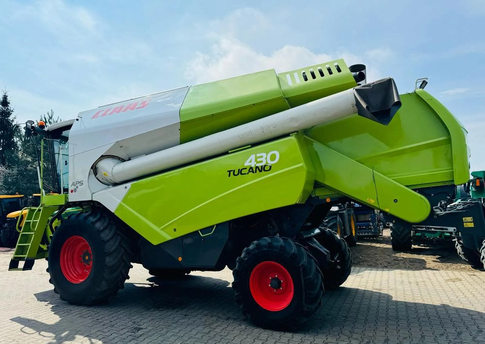 Claas Tucano 430 APS - Mähdrescher: das Bild 3 Claas Tucano 430 APS - Mähdrescher: das Bild 3