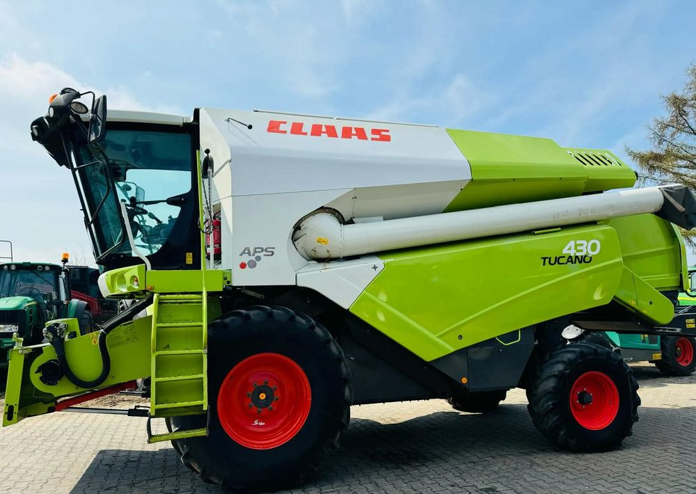 Claas Tucano 430 APS - Mähdrescher: das Bild 1 Claas Tucano 430 APS - Mähdrescher: das Bild 1