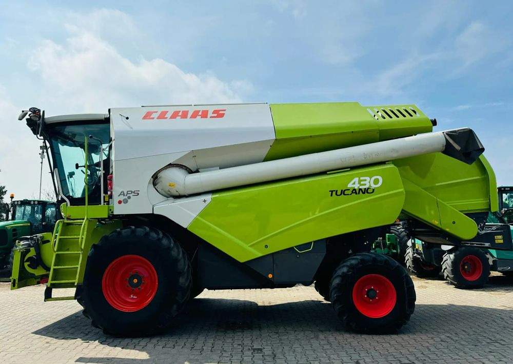Claas Tucano 430 APS - Mähdrescher: das Bild 4 Claas Tucano 430 APS - Mähdrescher: das Bild 4
