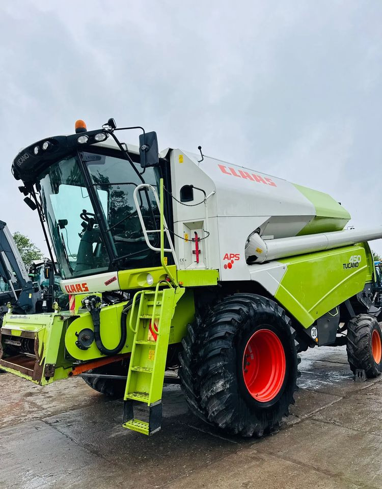 Claas Tucano 450 - Mähdrescher: das Bild 1 Claas Tucano 450 - Mähdrescher: das Bild 1