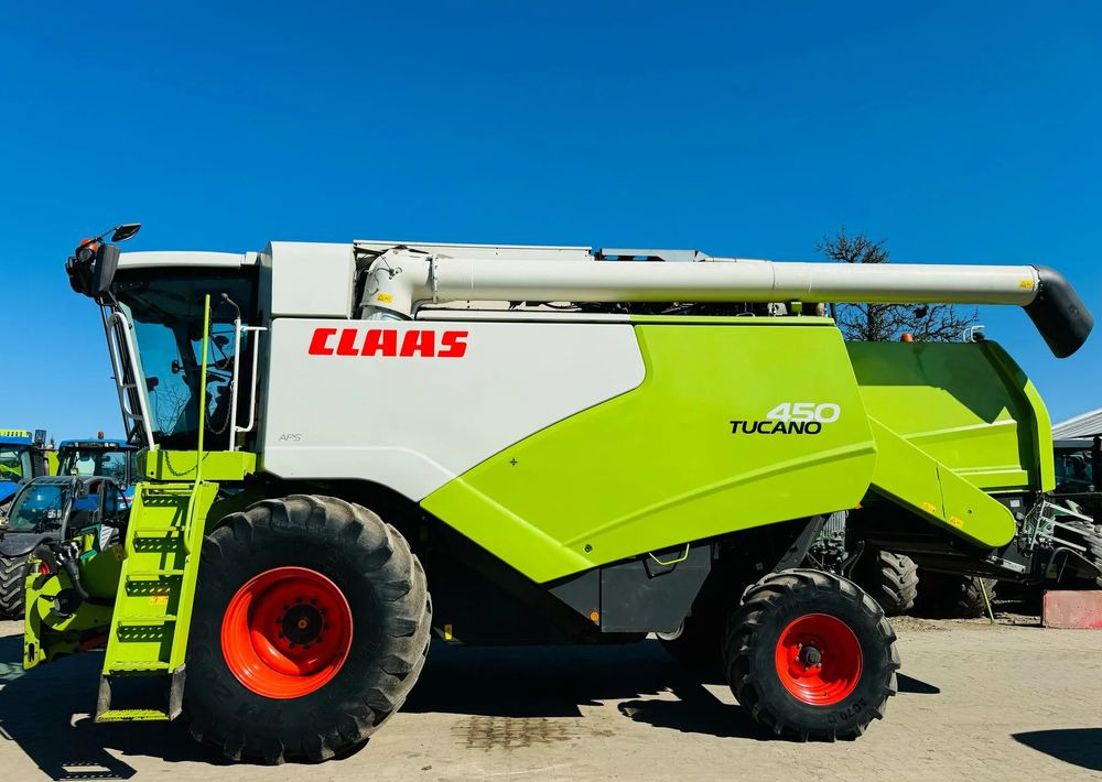 Claas Tucano 450 - Mähdrescher: das Bild 1 Claas Tucano 450 - Mähdrescher: das Bild 1